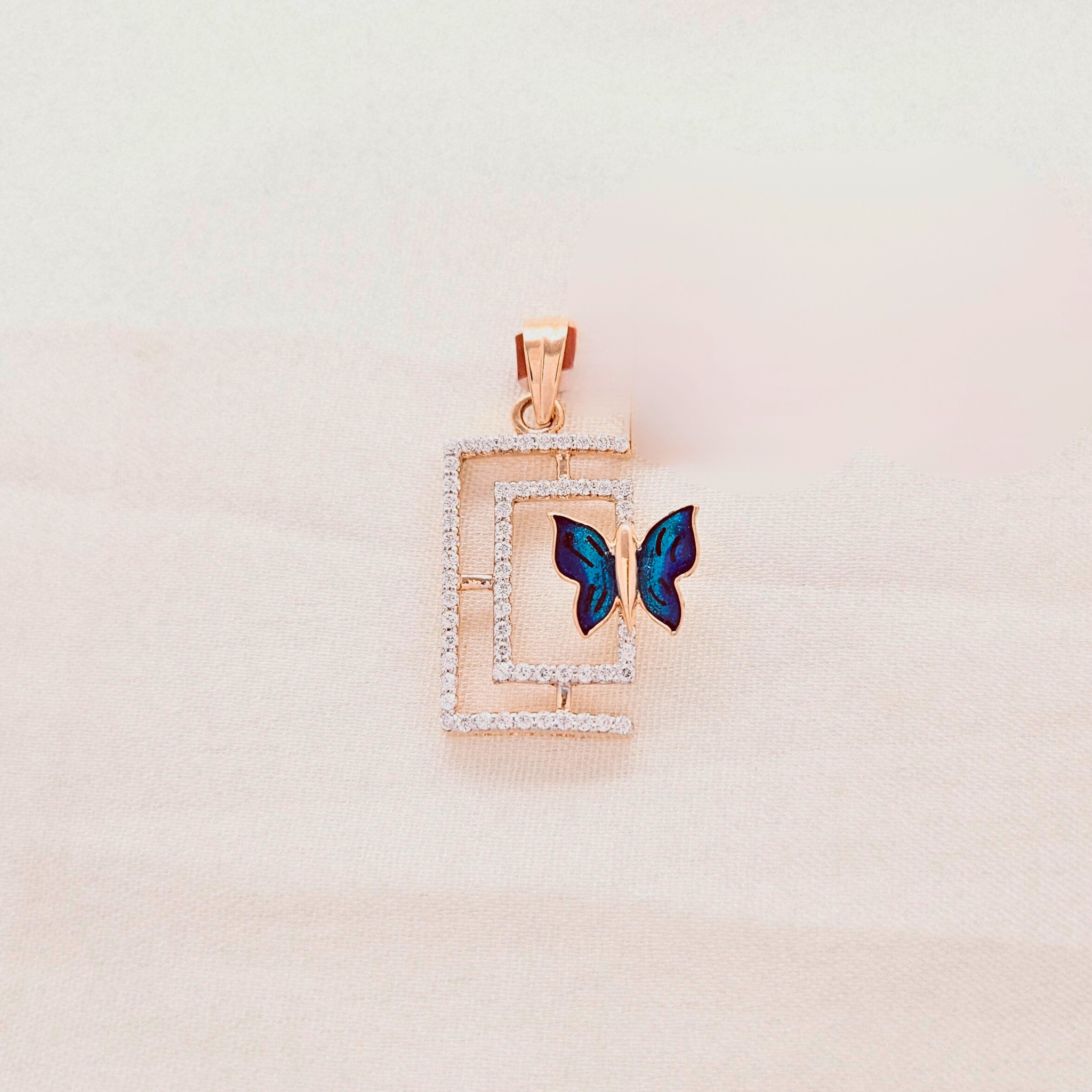 Wingstra Pendant