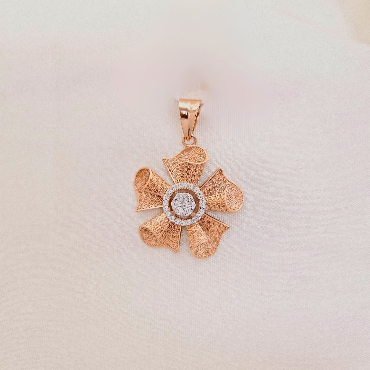 Zinnia Pendant