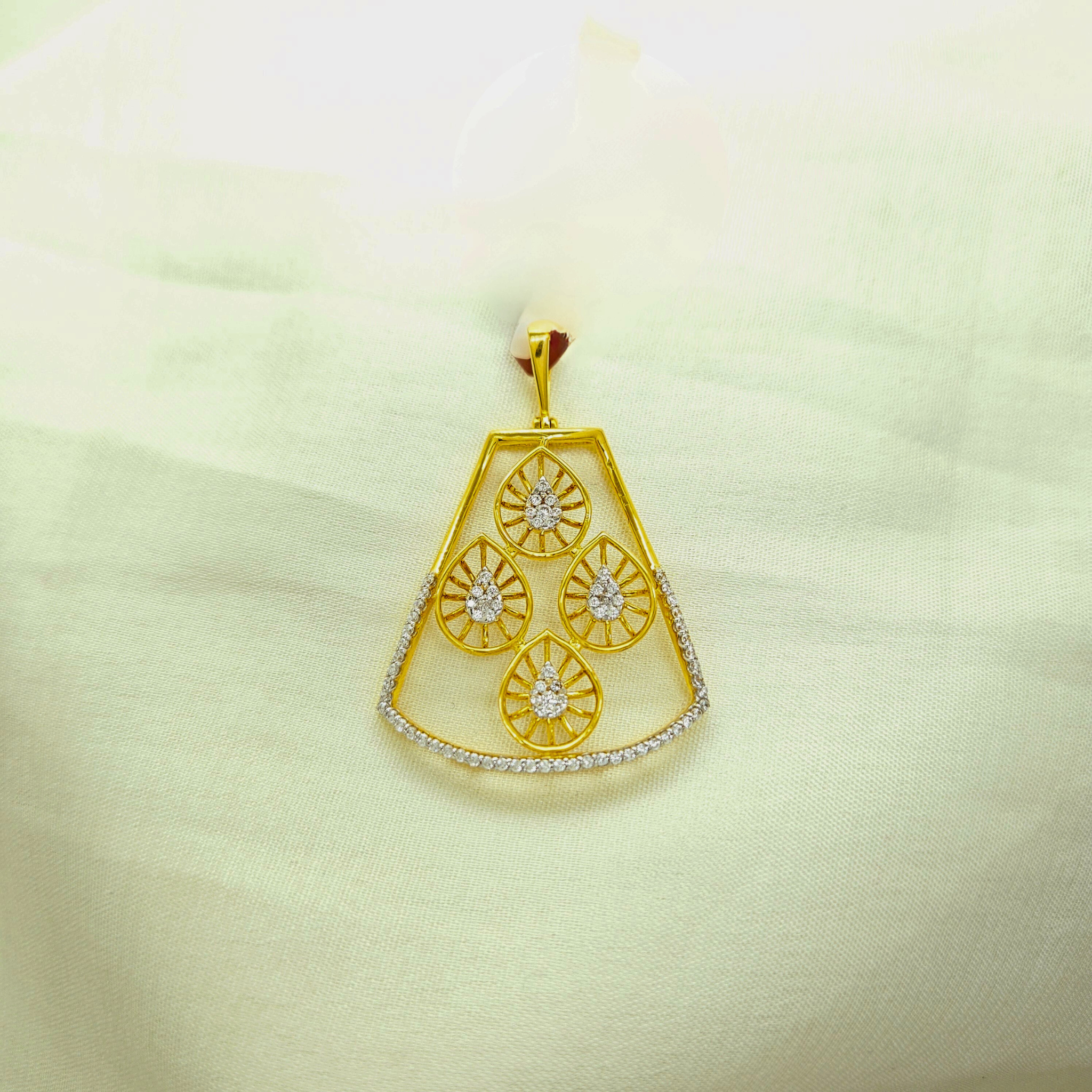 Blossia Pendant