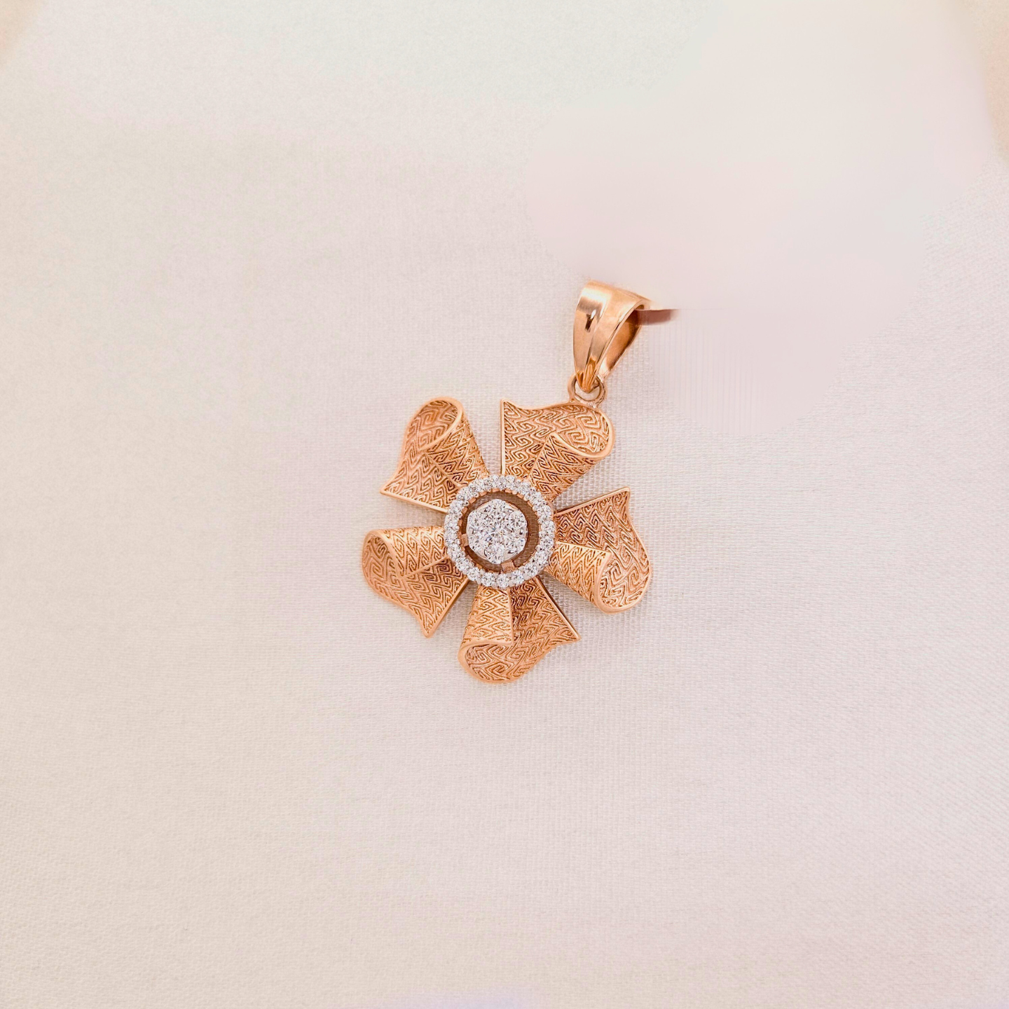 Zinnia Pendant