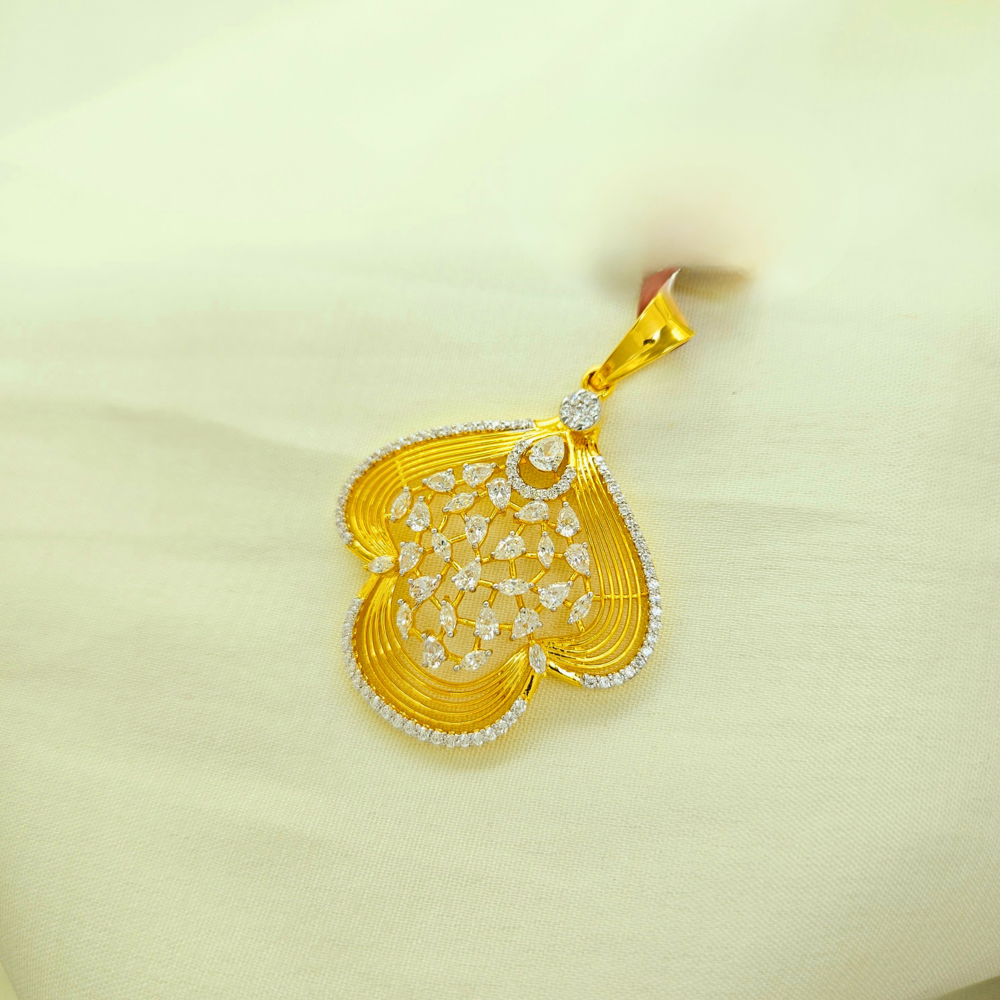 Lunaflora Pendant