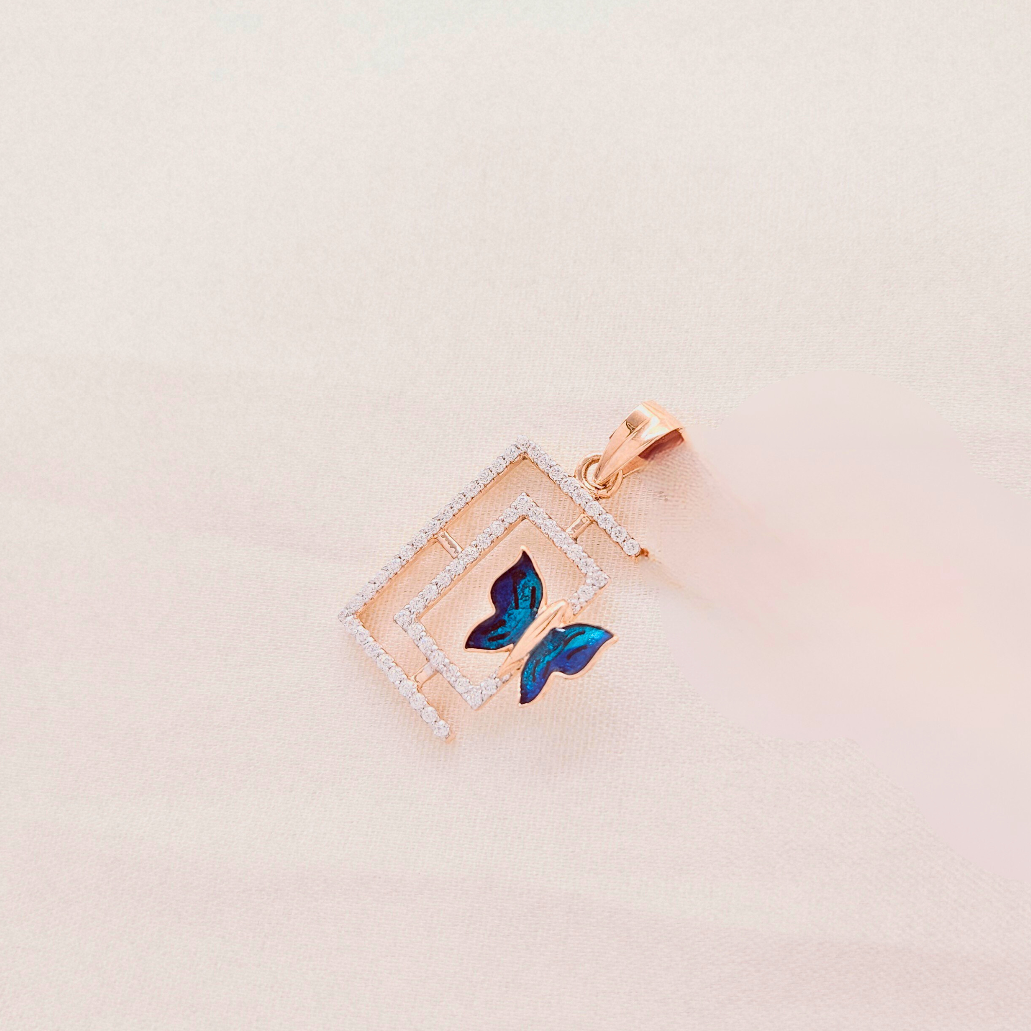 Wingstra Pendant