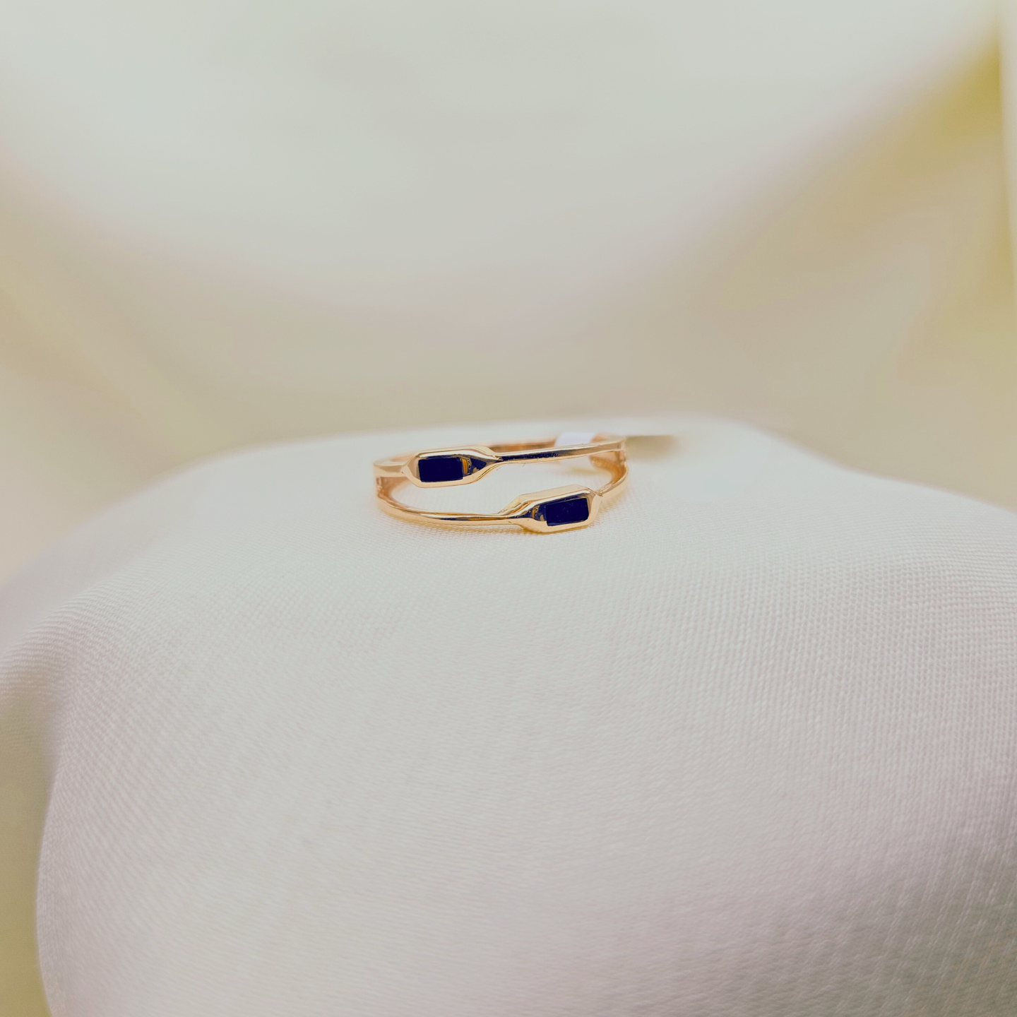 Duoglint Ring