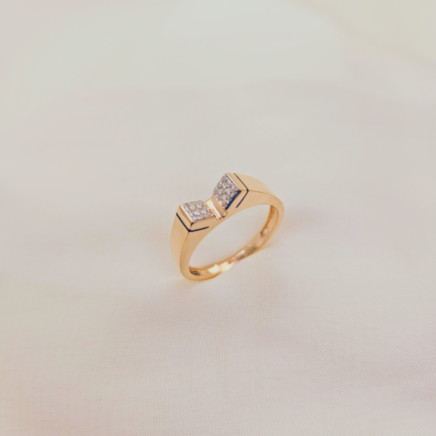 Elegoval Ring