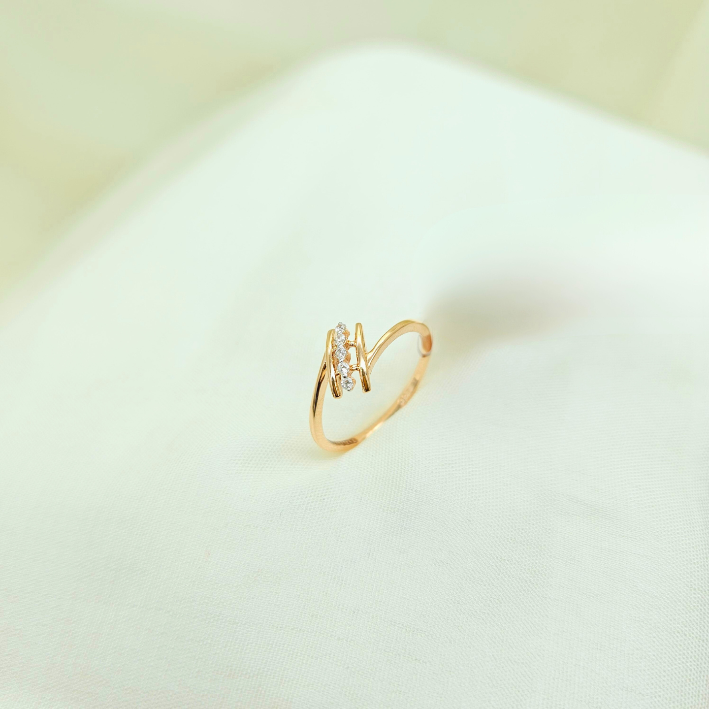 Triessence Ring
