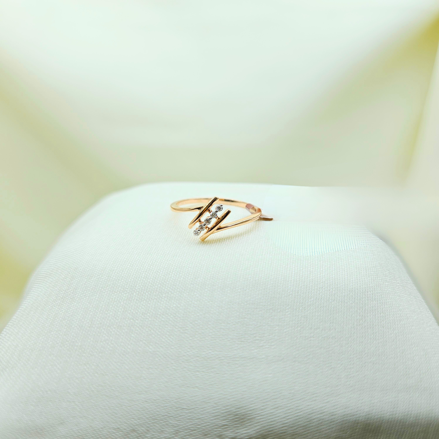 Triessence Ring