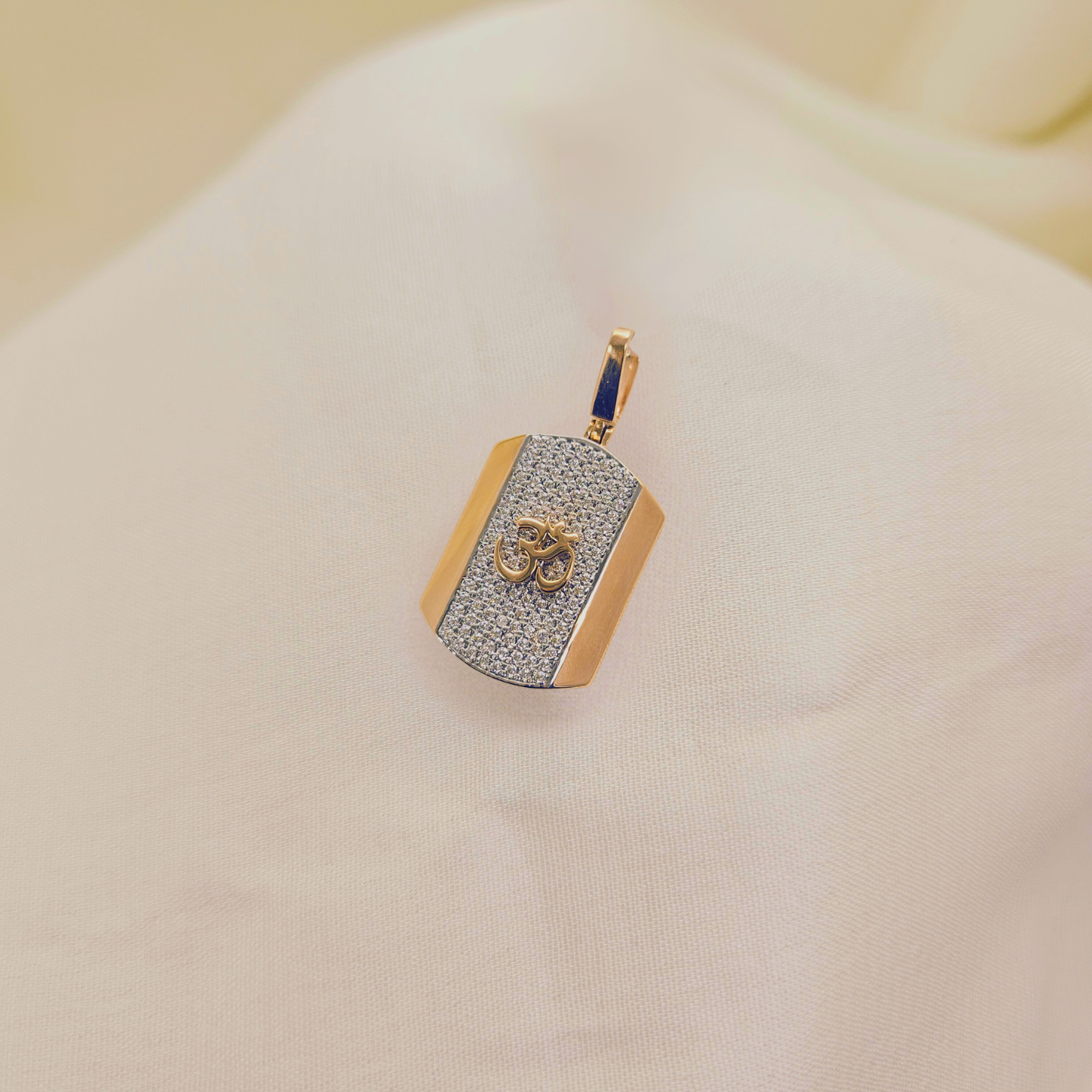 Omdivine Pendant